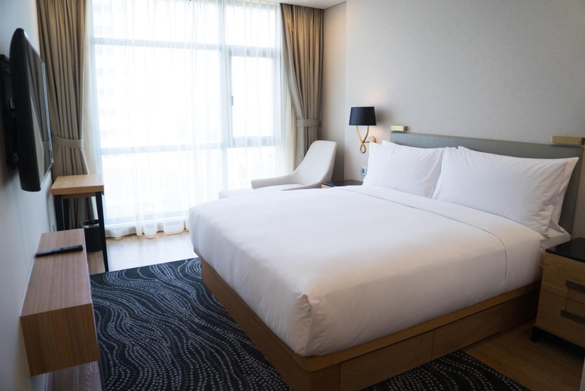 Hotel Calabash Luxury Near Airport
